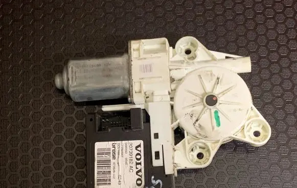 Volvo S40 Rear door window regulator motor 30739182AC 973626102 06W493