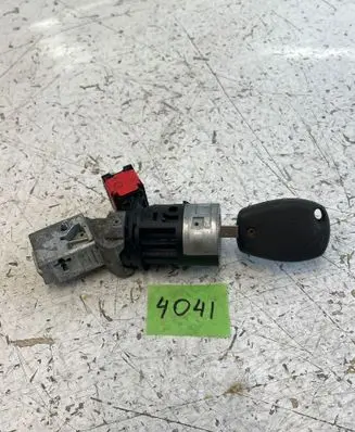 Renault Master III Ignition lock 487002147R