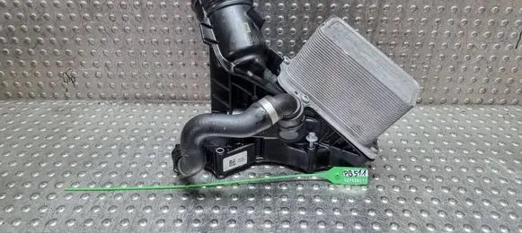 BMW 3 F30 F35 F31 Oil filter mounting bracket S27698511 8570063