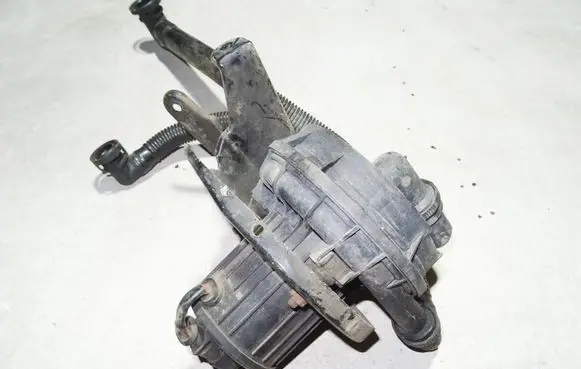 Audi A4 S4 B6 8E 8H Secondary air pump 8E0906613D