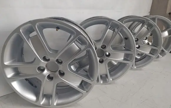 Volvo V50 R17 alloy rim 