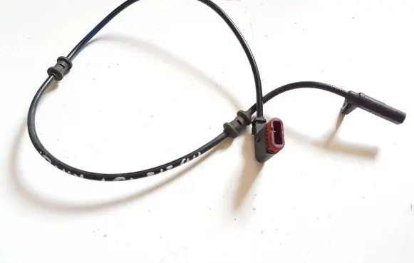 Mercedes-Benz E W212 ABS rear brake sensor A2125402017