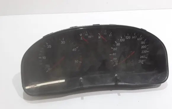 Volkswagen PASSAT B5 Speedometer (instrument cluster) 3B0920822A