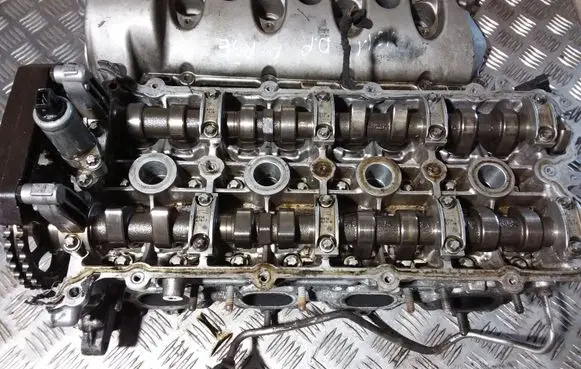 Porsche Cayenne (9PA) Engine head 948104104 948105122