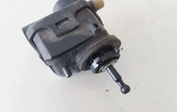 Renault Scenic II - Grand scenic II Headlight level adjustment motor 00787846 007878-46
