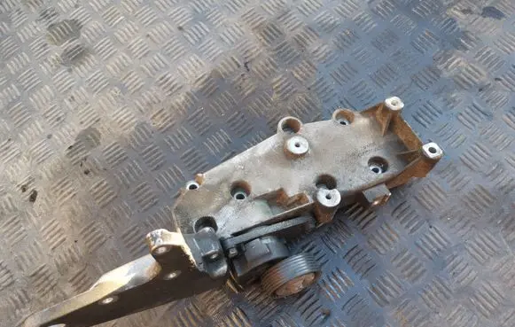 Volvo S80 Generator/alternator bracket 9497106