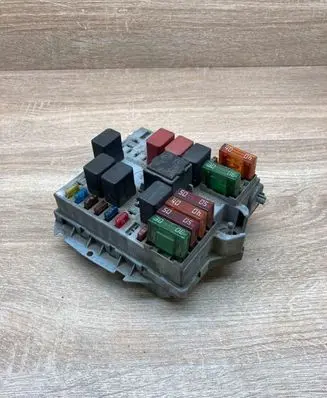 Alfa Romeo 147 Fuse module 46558759 081021