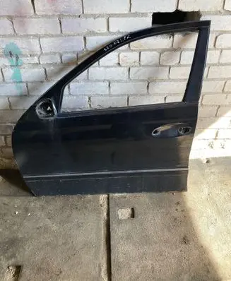Mercedes-Benz E W211 Front door 2117201305 A2117201305