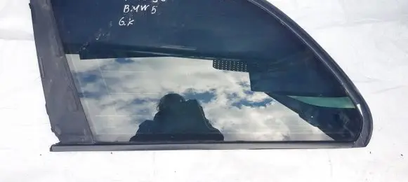 BMW 5 E39 Rear side window