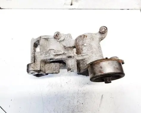 Toyota Land Cruiser (J120) Engine mounting bracket