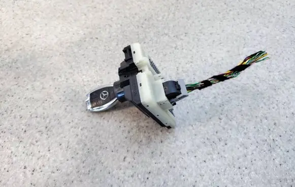 Mercedes-Benz C W205 Ignition lock A2229005513