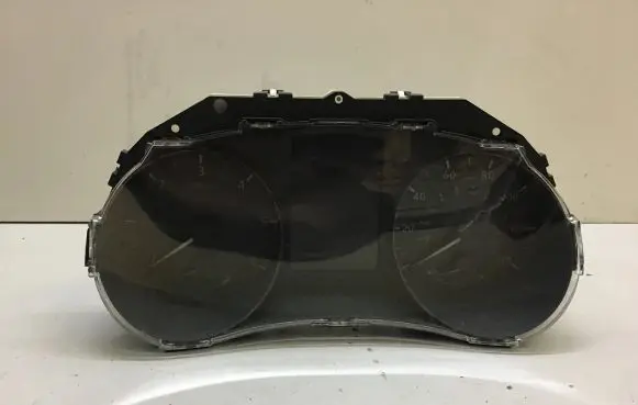 Nissan Qashqai Speedometer (instrument cluster)