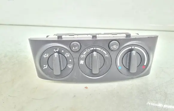 Toyota Avensis T250 Climate control unit 5590005101