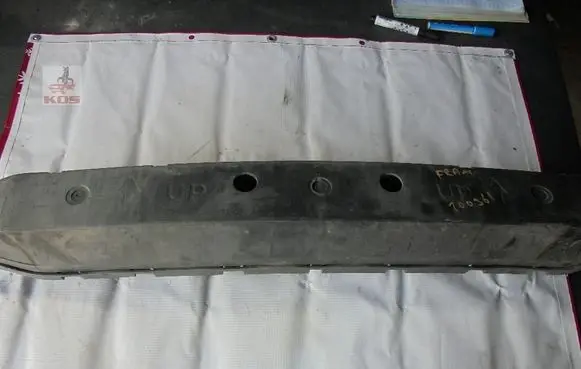 Volvo XC60 Front bumper foam support bar 31283358