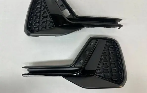 Audi A1 Front bumper lower grill 82A807833B 82A807834B 82A807833