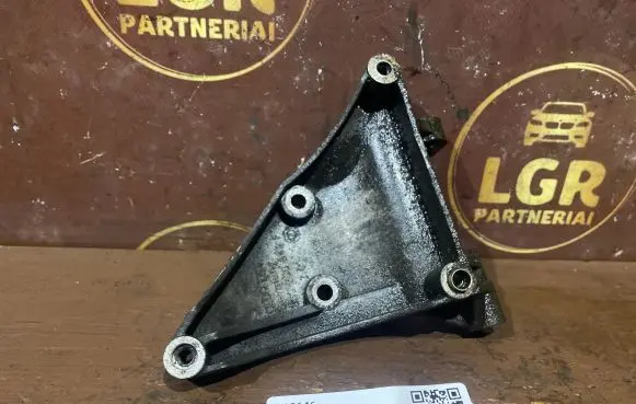 Audi A4 S4 B6 8E 8H Engine mounting bracket 059260885F