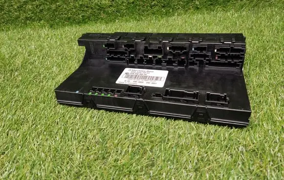 Mercedes-Benz C W203 SAM control unit 2035451801 5DK00848640