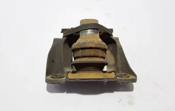 Volvo XC90 Engine mount bracket 31686885