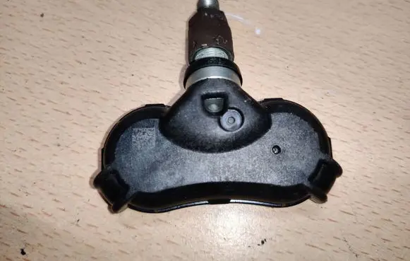 Hyundai ix35 Tire pressure sensor 529333M000