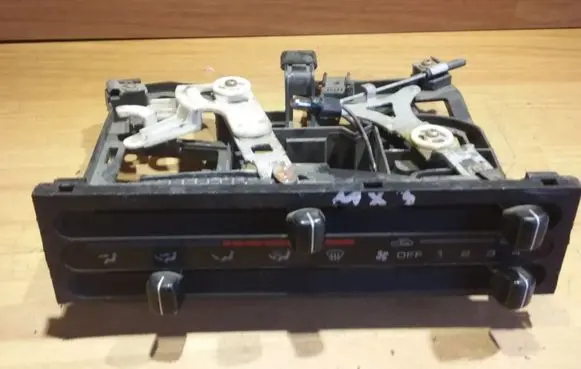 Mazda MX-3 Climate control unit 3B19