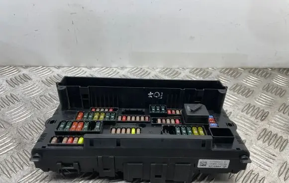 BMW 5 GT F07 Fuse module 9210861