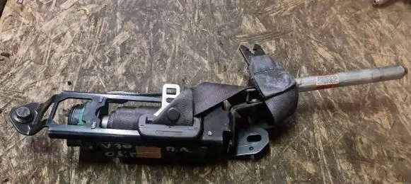 Volvo V70 Front seatbelt