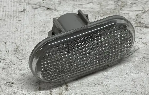 Renault Kangoo II Front fender indicator light 8200257684