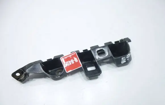 Front bumper mounting bracket
