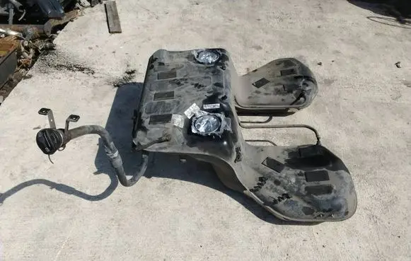 Audi A8 S8 D3 4E Fuel tank 4E0201021M 5053535 07127244611