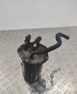 Volkswagen PASSAT B7 Fuel filter housing 