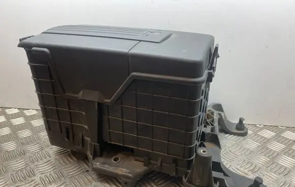 Skoda Octavia Mk1 (1U) Battery tray 1K0915333C