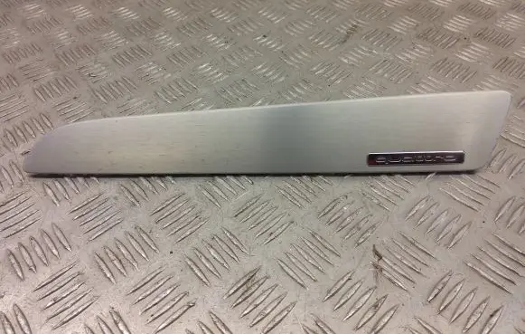 Audi Q3 8U Dashboard glove box trim 8U2853189L 310035062 Q3AU316
