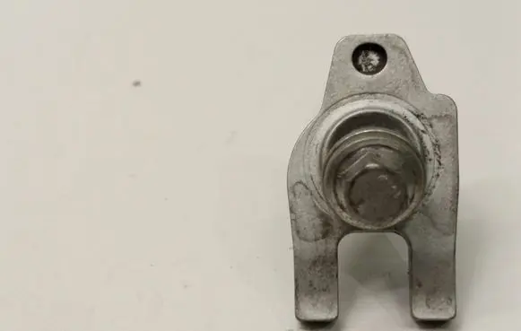 Nissan Qashqai Fuel Injector clamp holder 