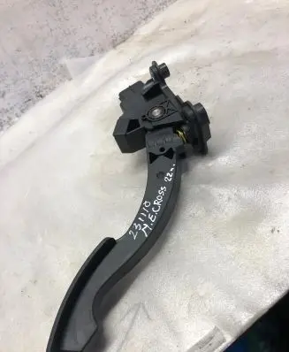 Mitsubishi Eclipse Cross Accelerator throttle pedal 1600a116