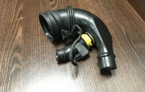 Alfa Romeo Mito Air intake duct part 51908251
