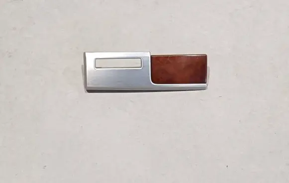 Volkswagen Touareg I Dashboard glove box trim 7L6857239