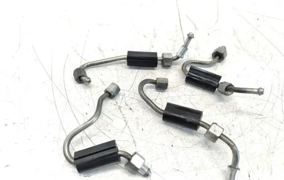 Opel Insignia A Fuel injector supply line/pipe 55204725 9911 BM031