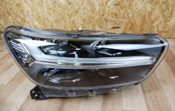 Volvo XC40 Headlight/headlamp 31655990