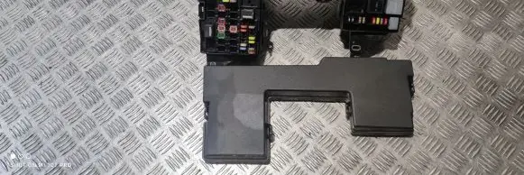Jaguar XF X250 Fuse box set 8X2T14A075