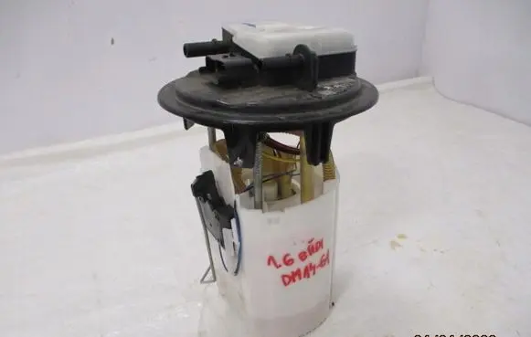 Peugeot 208 Fuel injection high pressure pump 9813681980