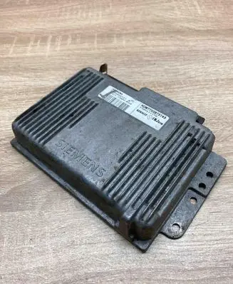 Renault Scenic I Engine control unit/module ECU HOM7700875745 7700111772