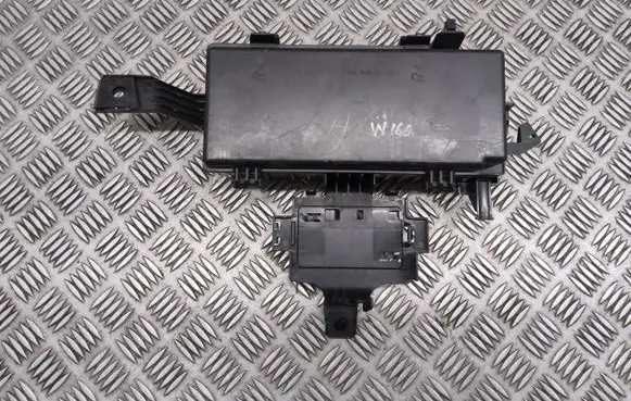 Mercedes-Benz ML W166 Fuse box set A1665460143