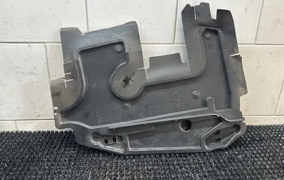 Citroen DS3 Intercooler air guide/duct channel 9683816580