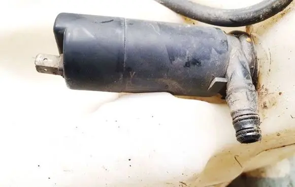 Alfa Romeo 159 Windscreen/windshield washer pump