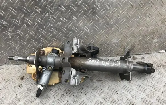 Nissan Almera Tino Steering wheel axle