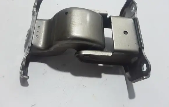 Opel Vivaro Loading door upper hinge 904006707R