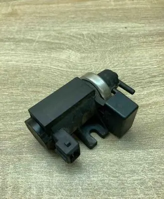 BMW 5 E60 E61 Turbo solenoid valve 2247906 72279600