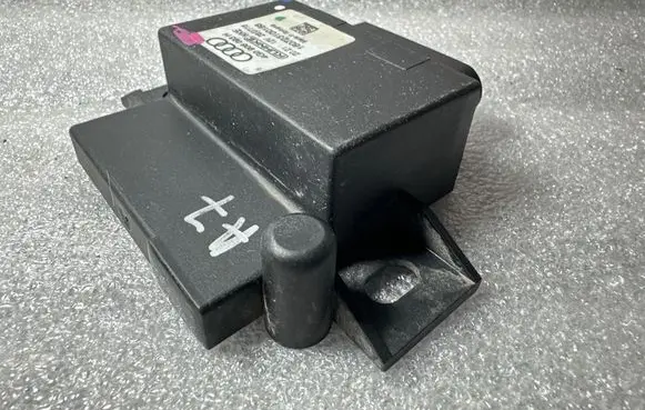 Audi A7 S7 4G Fuel injection pump control unit/module 4G0906093H