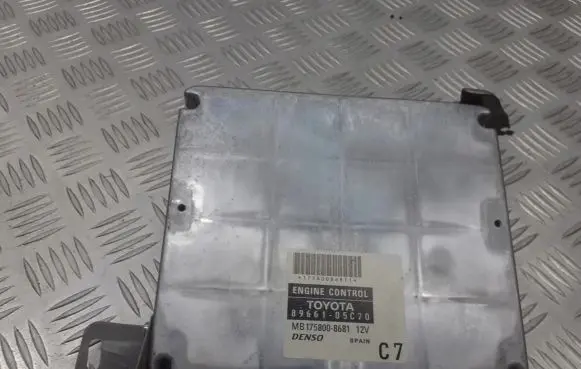 Toyota Avensis T250 Engine control unit/module ECU 89661-05C70