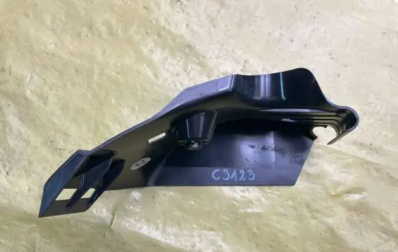 Mercedes-Benz C W204 Seat belt trim A2046931933